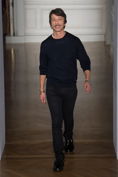 Look 60